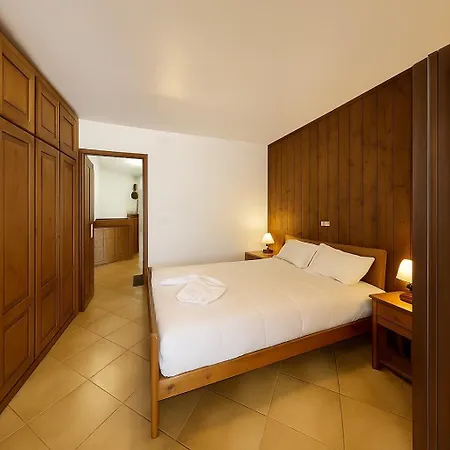 Walk To Slopes & Free Parking -capriolo Daire